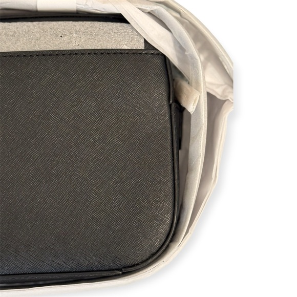 Michael Kors Jet Set Large Saffiano Leather Crossbody | Black/Gold | New - Picture 8 of 8